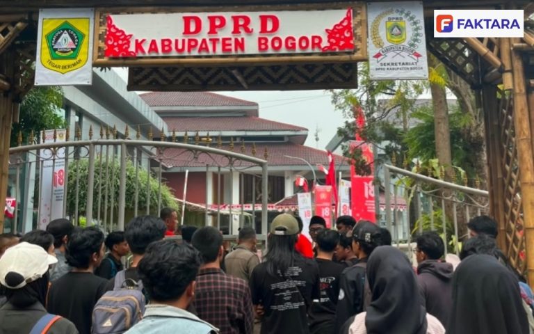 BEM UMBARA, Geruduk Kantor Bupati Bogor, Apip Zaelani Sentil Keras Persoalan Daerah