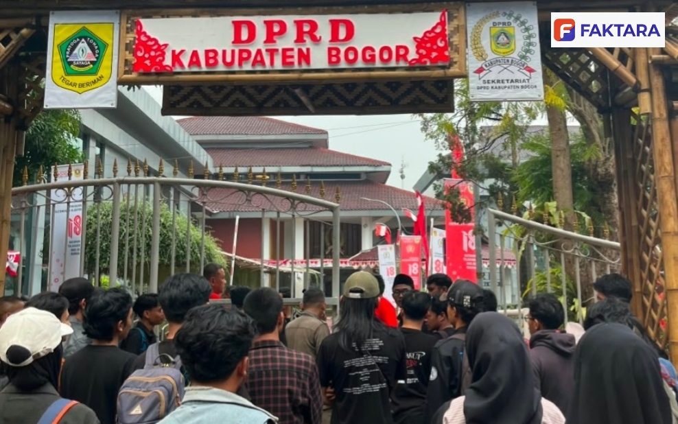 BEM UMBARA, Geruduk Kantor Bupati Bogor, Apip Zaelani Sentil Keras Persoalan Daerah